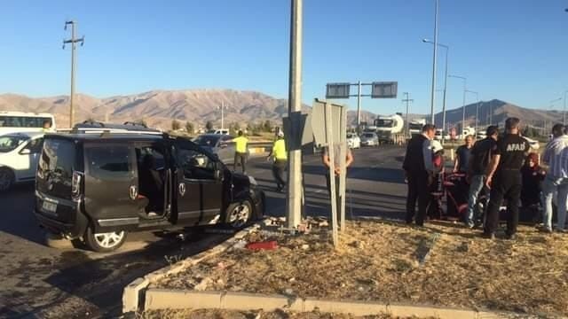 Malatya’da iki araç çarpıştı: 3 yaralı
