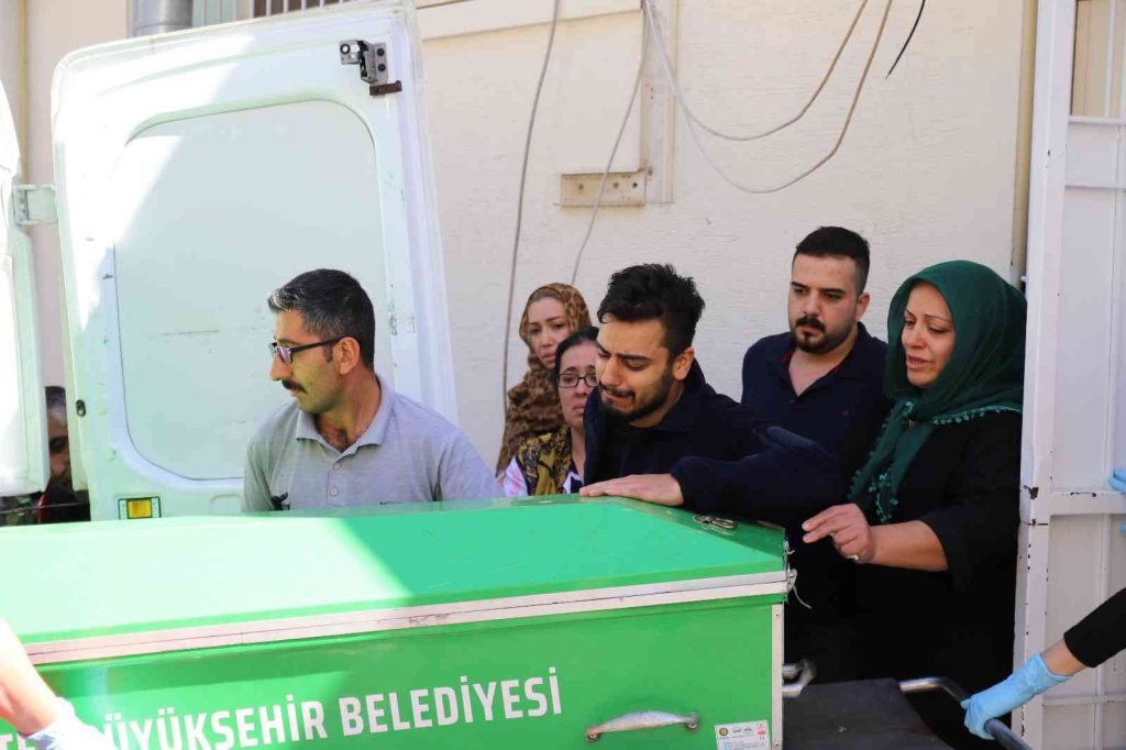 Minik Lina’nın cenazesi babaya teslim edildi