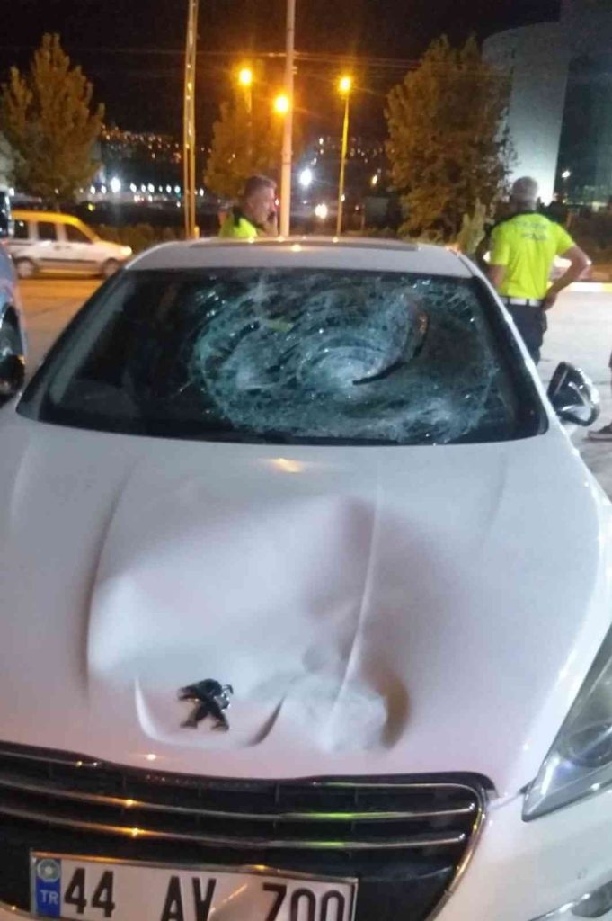 Otomobilin çarptığı yaya ağır yaralandı