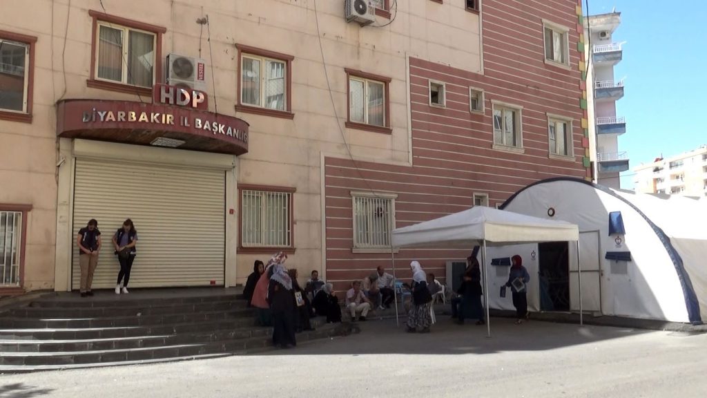 PKK mağduru anneden oğluna çağrı: “Bu acı sen geldiğinde son bulacak”