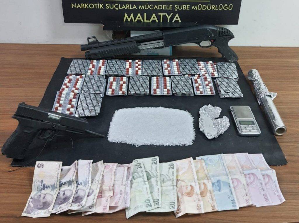 Polisten ‘torbacı’ operasyonu: 6 tutuklama