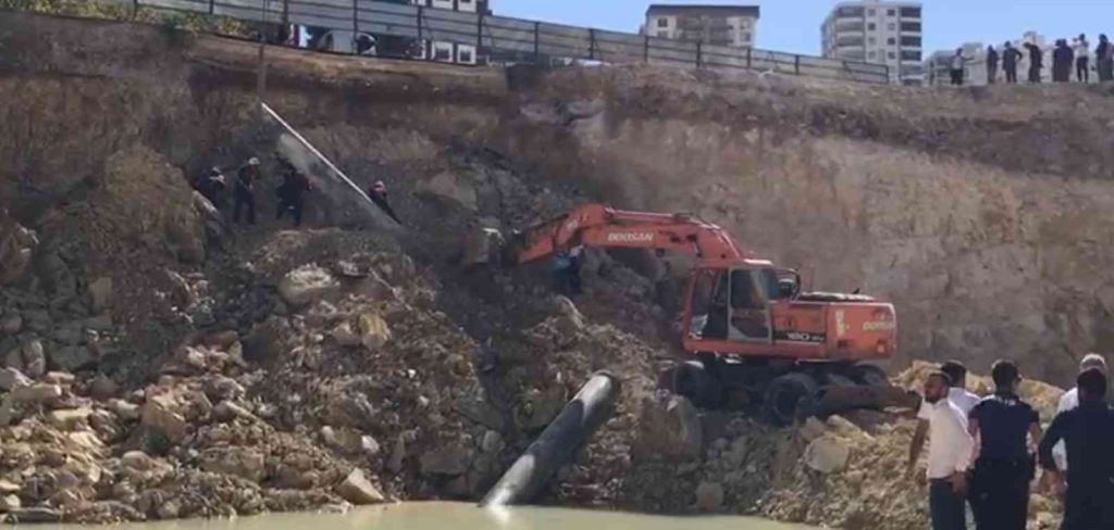 Şanlıurfa’da göçük altında kalan işçi öldü