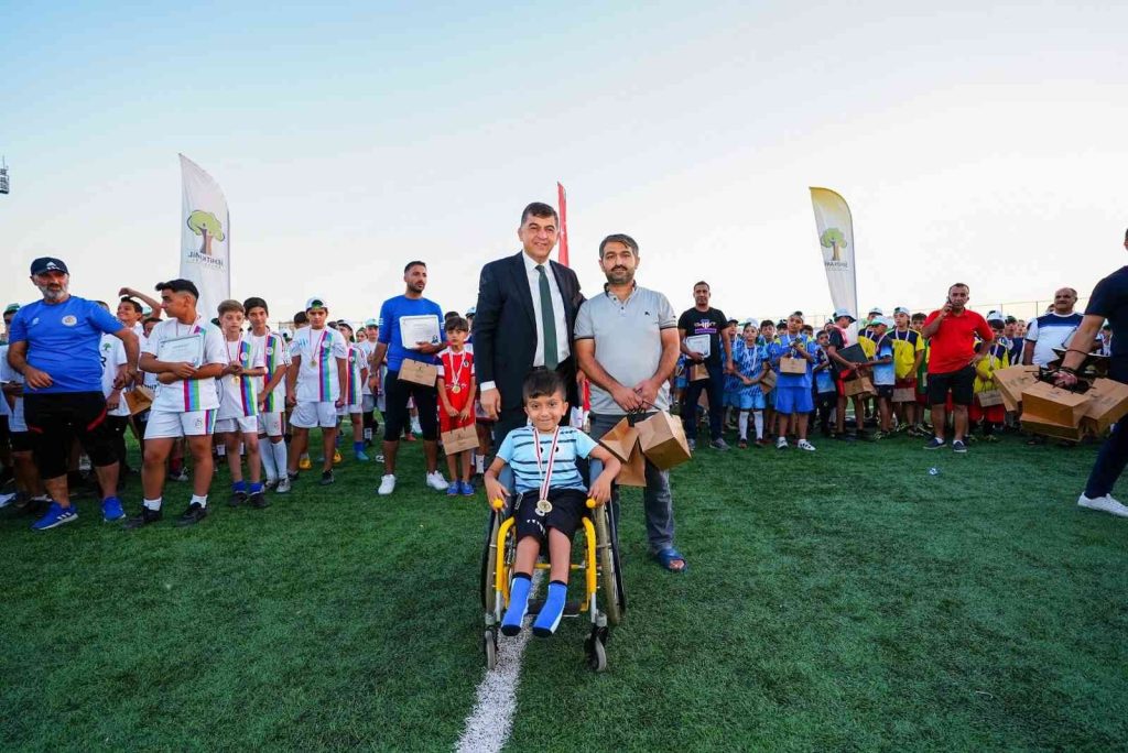 Şehitkamil’de 18 takımdan 400 futbolcu buluştu