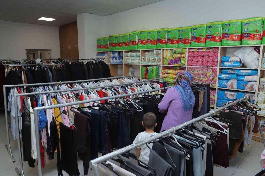 Şehitkamil’den dar gelirli ailelere kışlık giyim yardımı