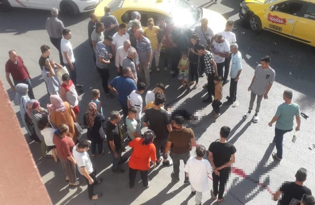 Taksiyle çarpışan motosikletin genç sürücüsü öldü