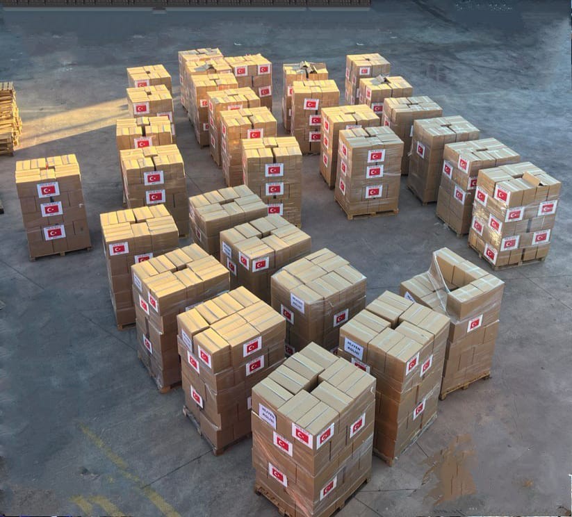 Tunceli’den Pakistan’a bir tır dolusu yardım malzemesi