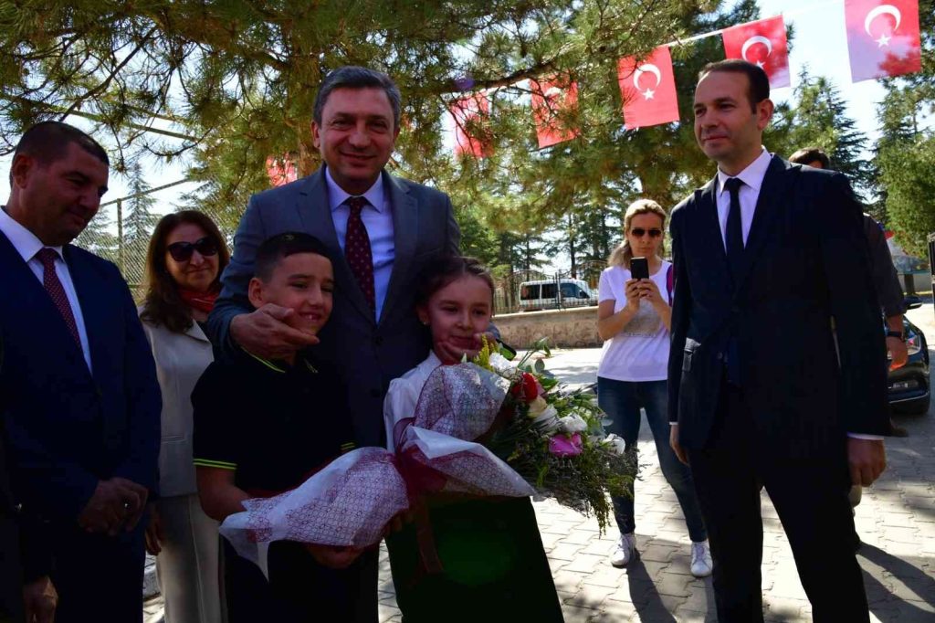 Vali Şahin’den Yunanistan’a mesaj