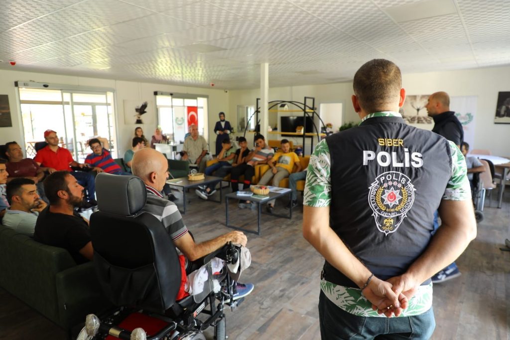 Yenişehir Belediyesi “sanalda güvenli yaşa” projesini hayata geçirdi