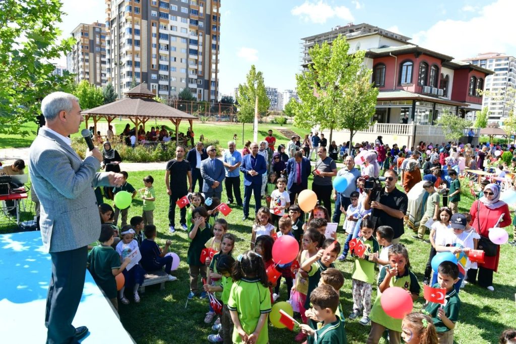 Yeşilyurt’ta eğitime dokunuş