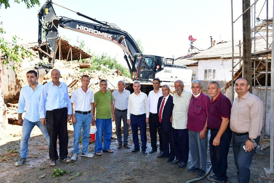 Yeşilyurt’ta Ocak ve Eylül ayları arasında 47 metruk bina yıkıldı