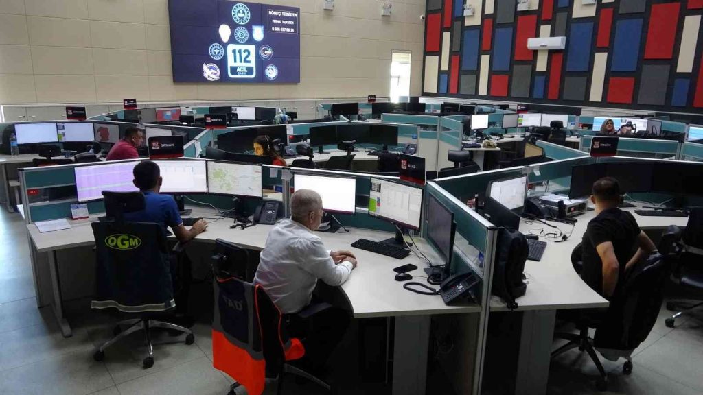 112’ye gelen çağrılar pes dedirtti: Borç para isteyenler oluyor