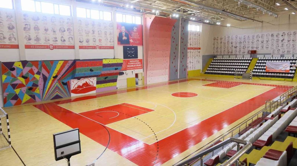 15 Temmuz Spor Salonu’nda bakım onarım çalışmaları sona erdi