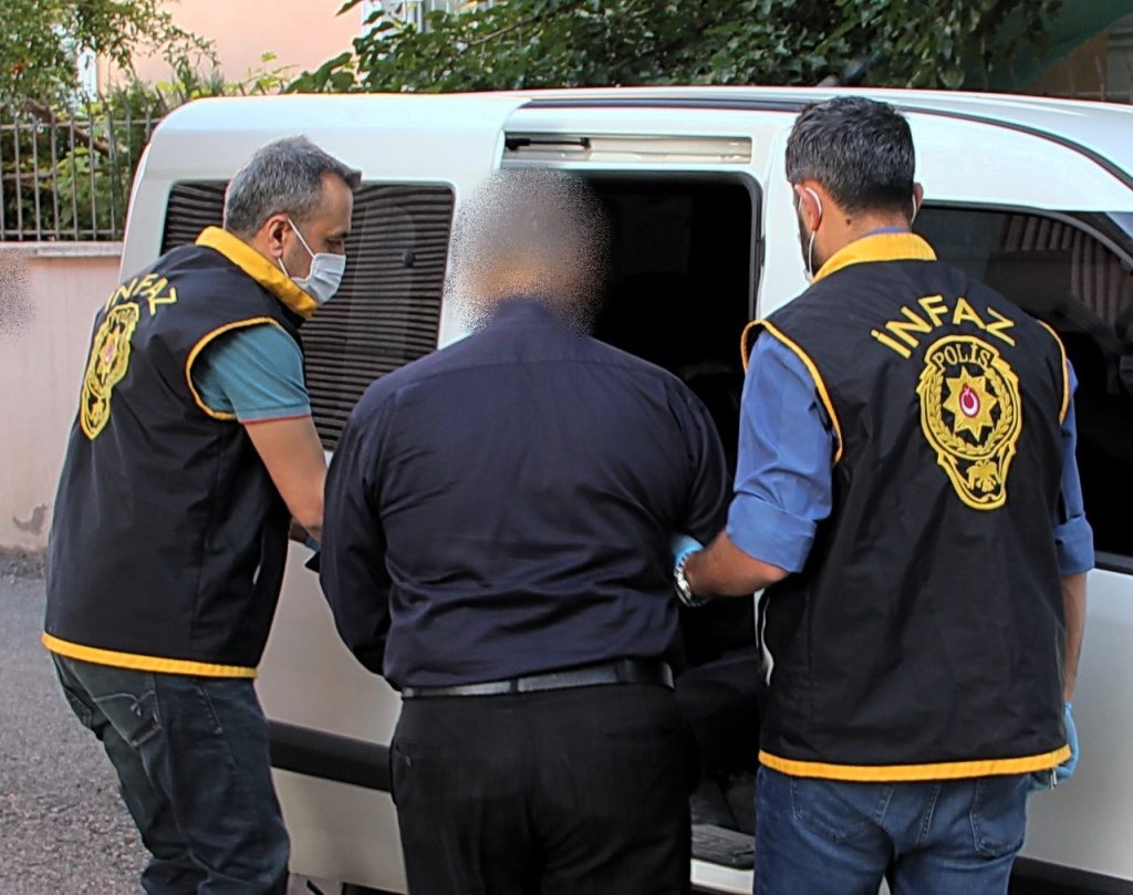 Aranan 26 şahıs polisten kaçamadı