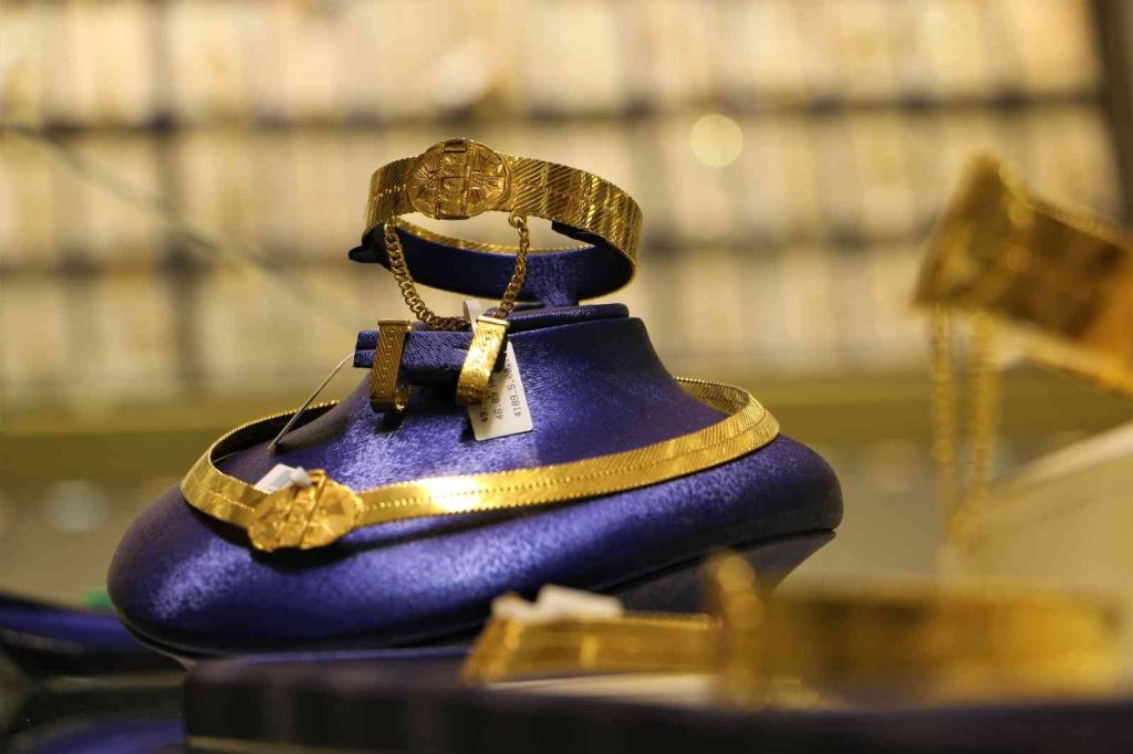 Avrupa’nın bileklerinde olan Diyarbakır hasır bileziğinin fiyatı otomobille yarışıyor