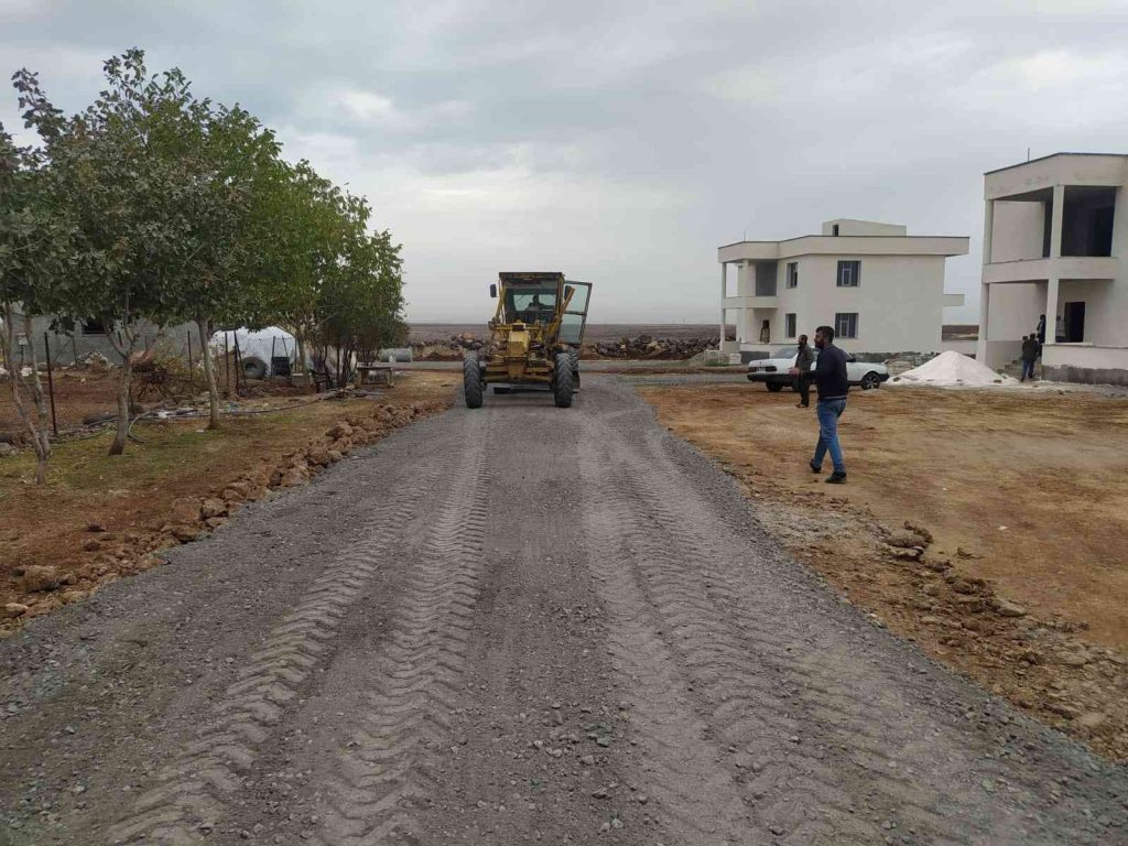 Bağlar Belediyesinin yol yapım çalışmaları devam ediyor