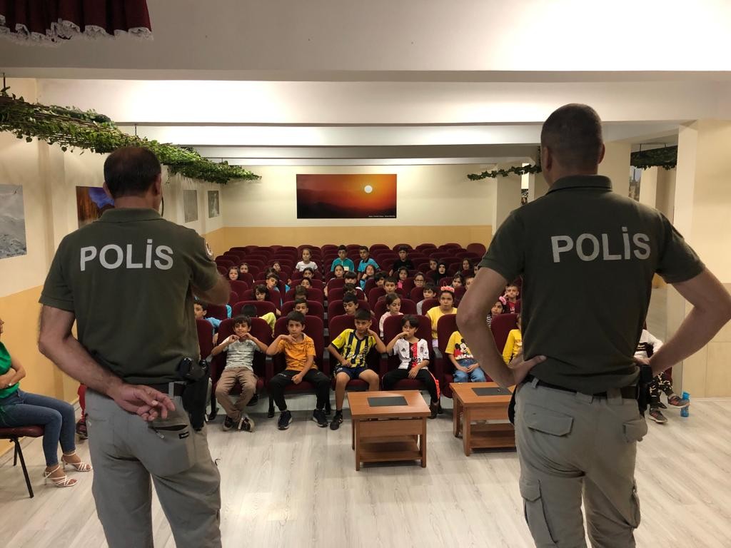 Bingöl’de çocuklara hayvan sevgisi aşılandı