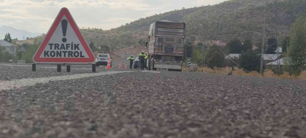 Bingöl’de trafik denetimleri sürüyor
