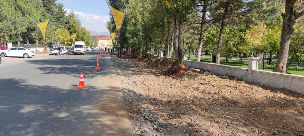 Bingöl’de yol çalışmaları sürüyor