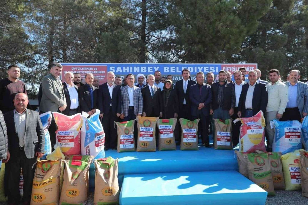 Çiftçilere son 6 ayda 7 bin kamyonluk tohum ve gübre desteği