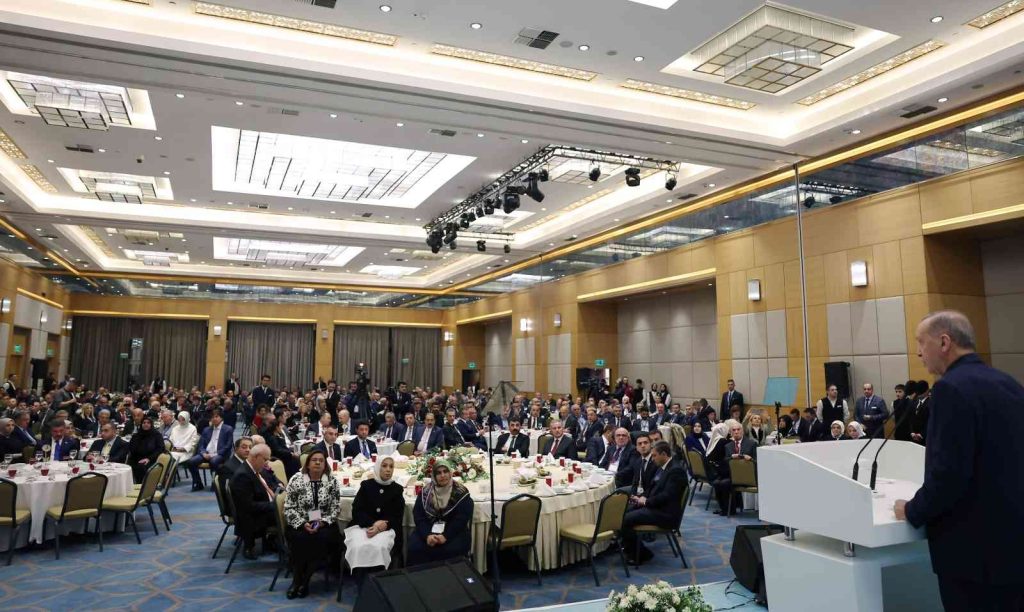 Cumhurbaşkanı Erdoğan’dan muhalefete LGBT çağrısı: “Milletimizi sapık akımlardan beraberce koruyalım”