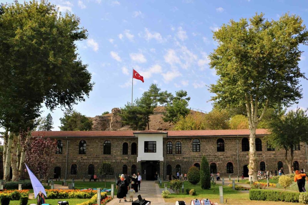 Diyarbakır’da düzenlenen festival, esnafa can suyu oldu