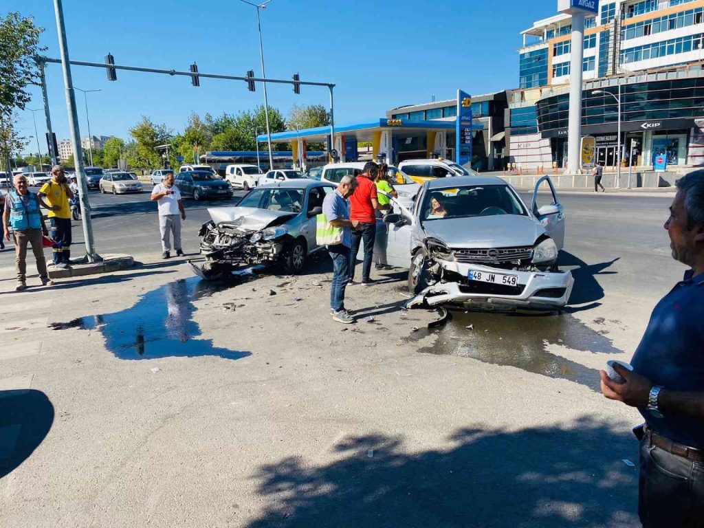 Diyarbakır’da sürücü hatalarından kaynaklı kaza bilançosu: 2 ölü, 453 yaralı