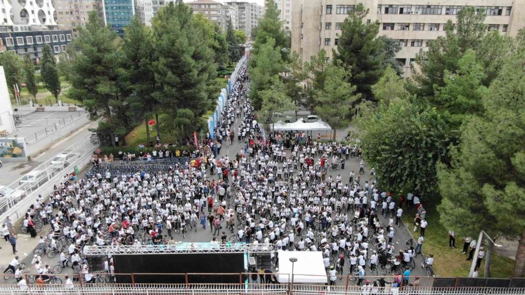 Diyarbakır’da “Yeni Şehirden Kadim Şehre” bisiklet turu etkinliği