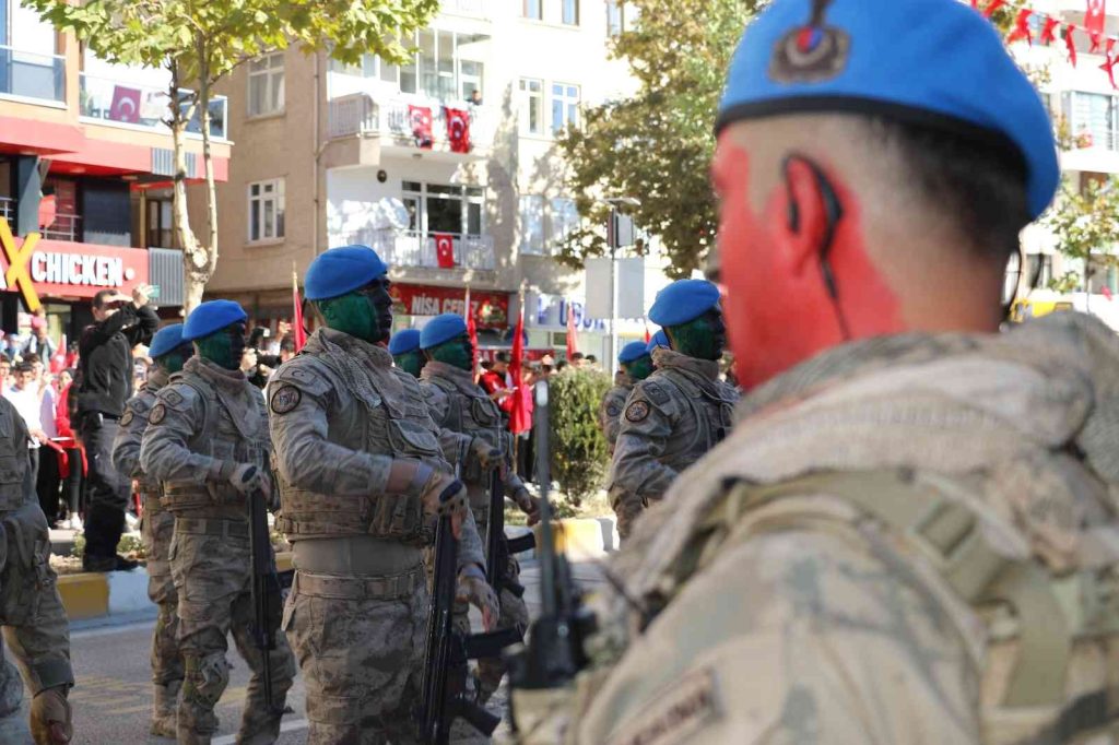 Elazığ’da 29 Ekim Cumhuriyet Bayramında JÖH’lerin gösterisi nefes kesti