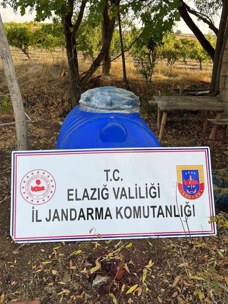 Elazığ’da bin litre kaçak şarap ele geçirildi