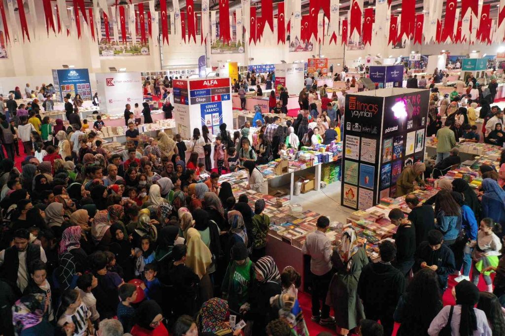 Elazığ’da “Kitap Fuarı” yoğun katılımla açıldı