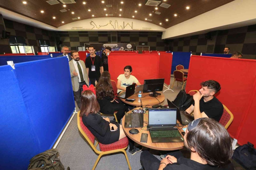 Elazığ’da, “NASA Space Apps Challenge” etkinliğine yoğun ilgi