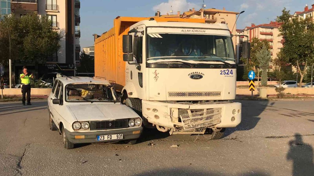 Elazığ’da trafik kazası: 2 yaralı