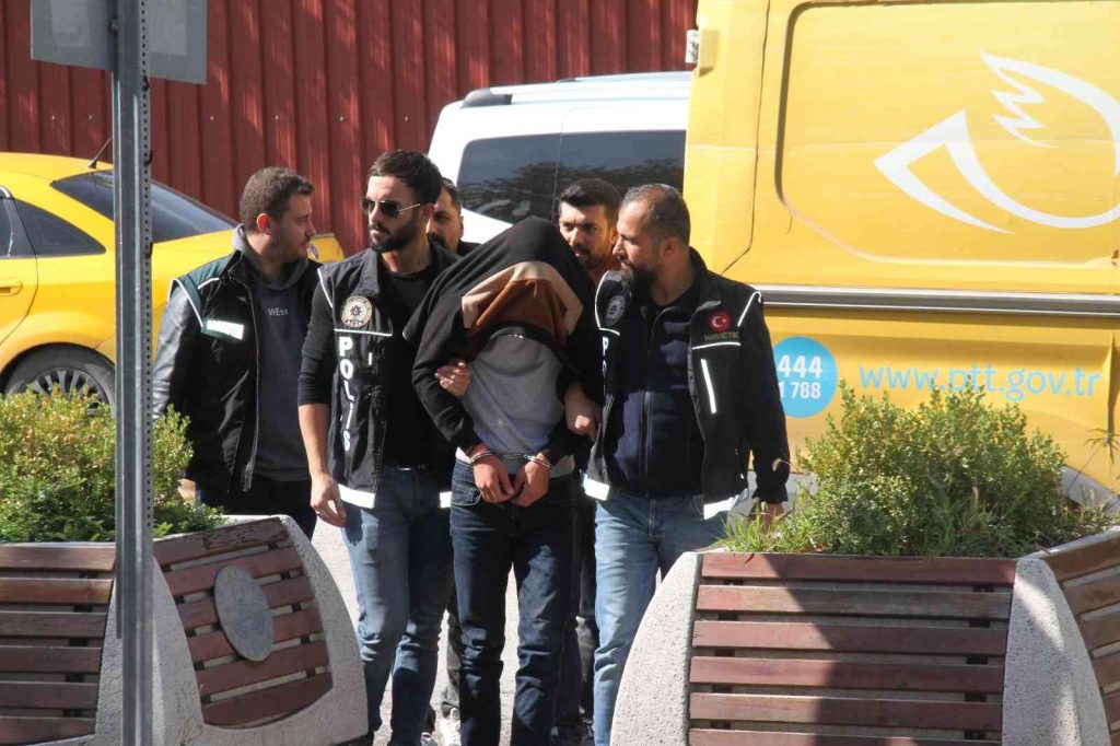 Elazığ’da uyuşturucu tacirleri tutuklandı