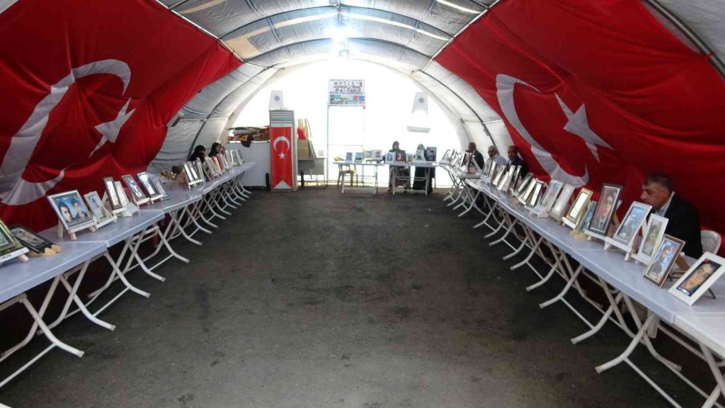 Evlat nöbeti bin 141 gündür kararlılıkla devam ediyor