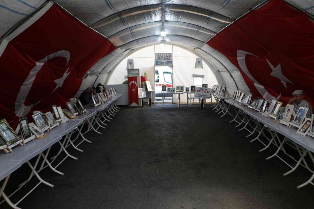 Evlat nöbetindeki babadan HDP’li Beştaş’a tepki