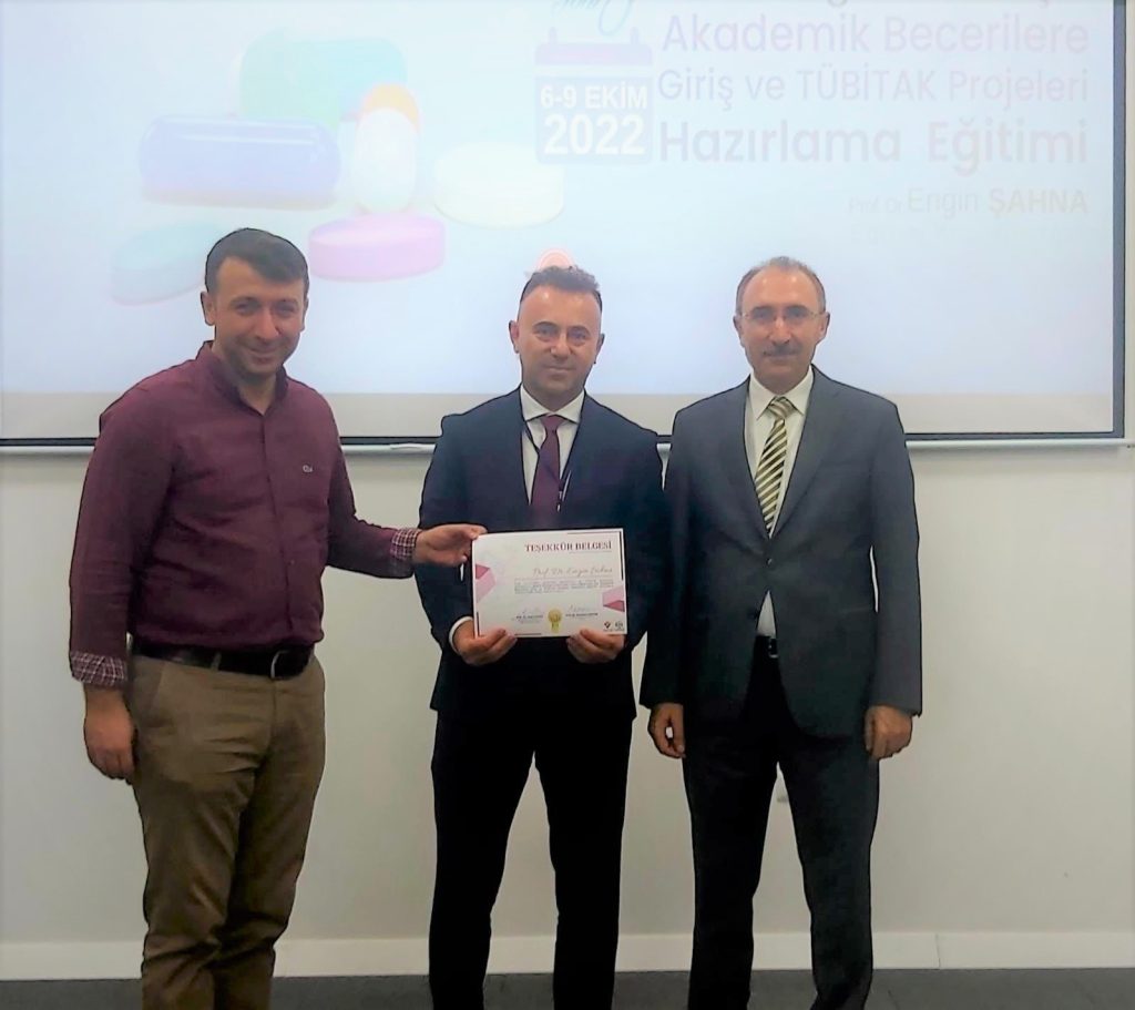 FÜ’de proje hazırlama eğitimi başladı