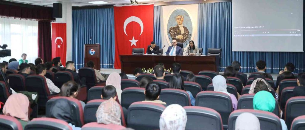 GAÜN’de Cumhuriyeti paneli