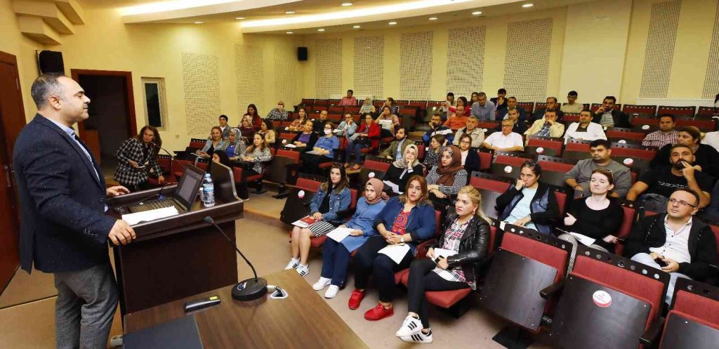 GAÜN’de ileri office programı kullanımı eğitimi