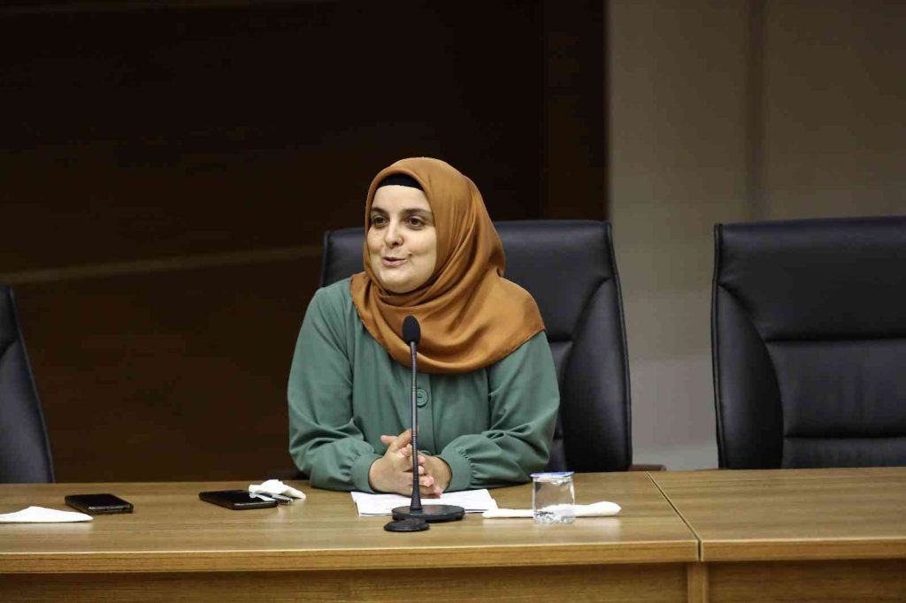 GAÜN’de kadının gelişim süreci ve kimlik konferansı