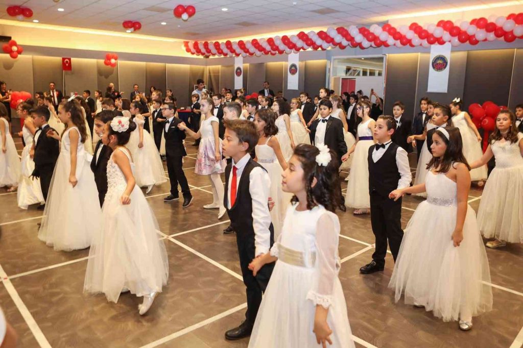 GKV’de Cumhuriyet balosu