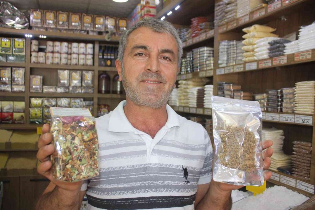 Hastanelerde yoğunluk arttı, gripten korunmak isteyen vatandaşlar aktarların yolunu tuttu