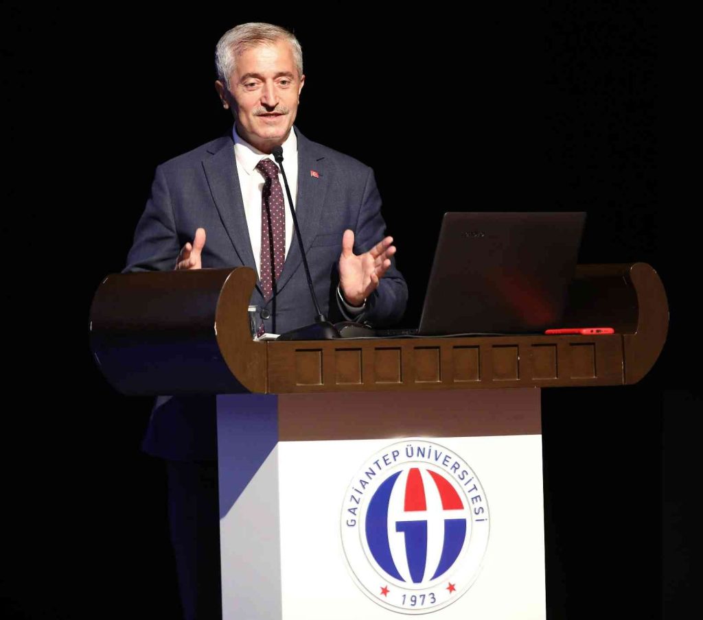 İdare hukuku buluşmalarının yedincisi GAÜN’de yapıldı