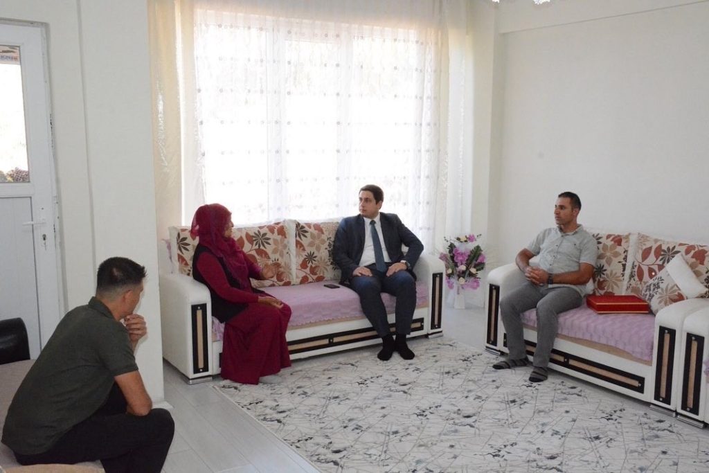 Kaymakam Başar, şehit yakınları ve ihtiyaç sahibi ailelerle bir araya geldi
