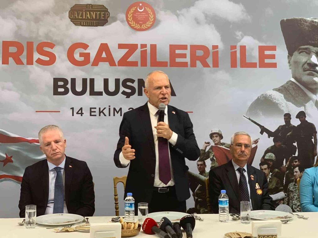 KKTC Meclis Başkanı Töre, Kıbrıs gazileriyle buluştu