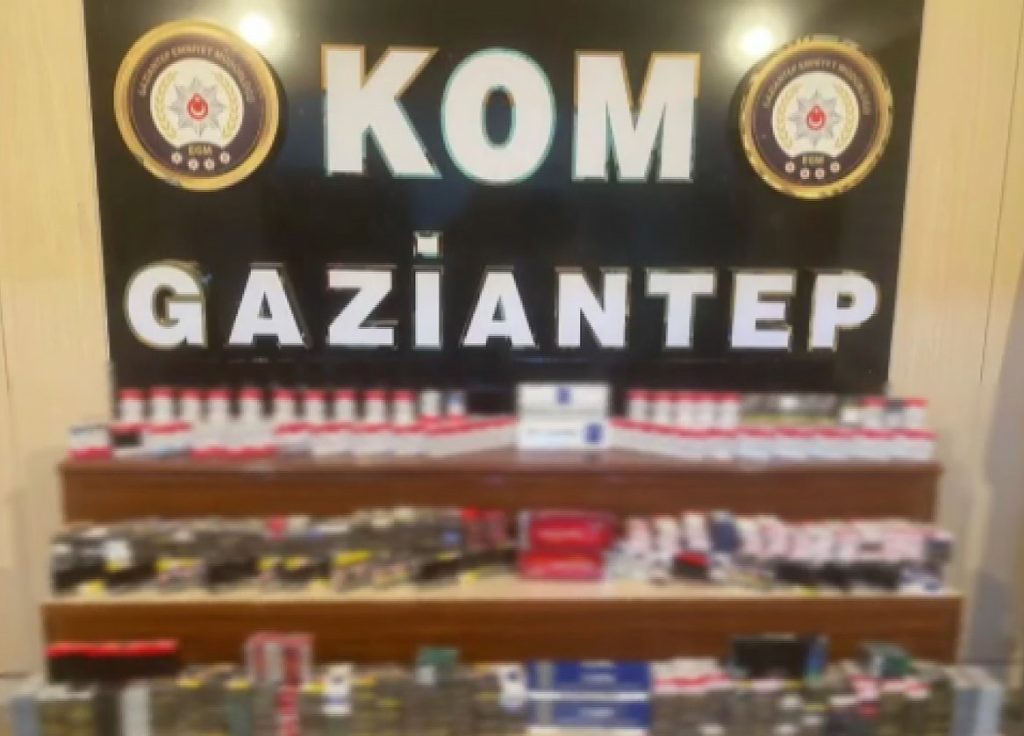 Motosiklet sepetinde kaçak sigara ele geçirildi