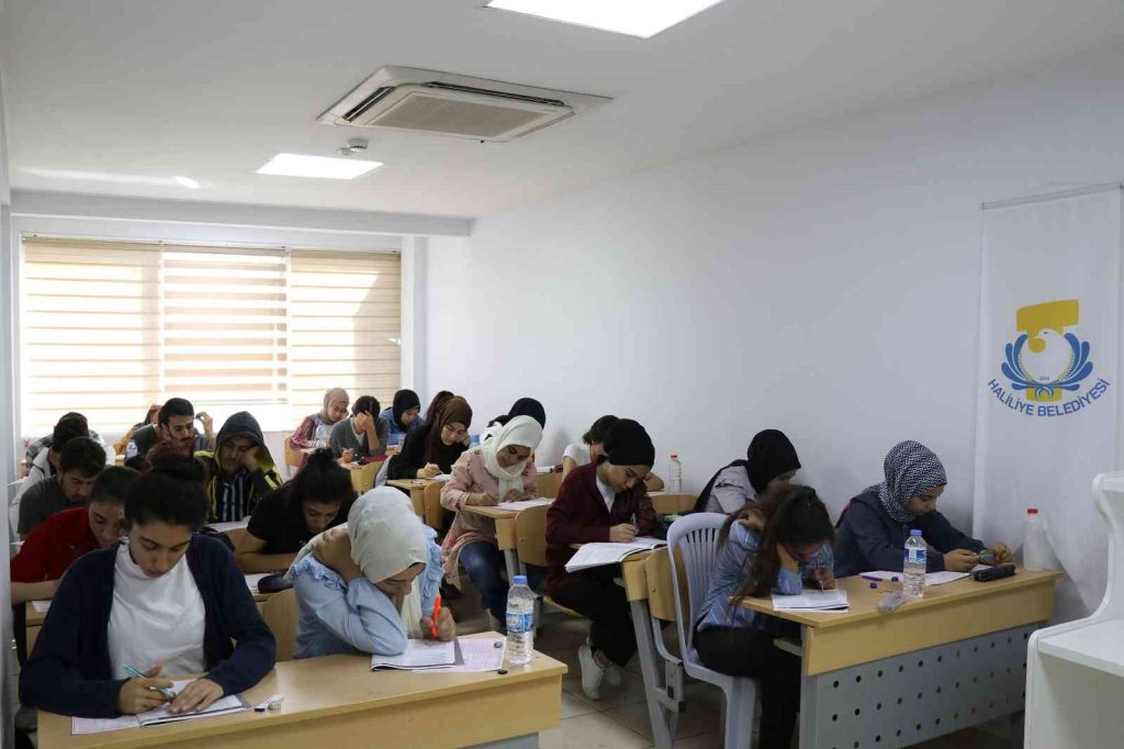 Öğrencilerden Canpolat’a teşekkür