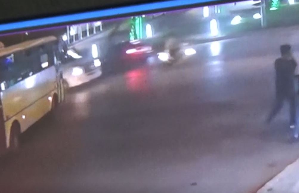 Otomobilin çarptığı yaya hayatını kaybetti, feci kaza saniye saniye kaydedildi