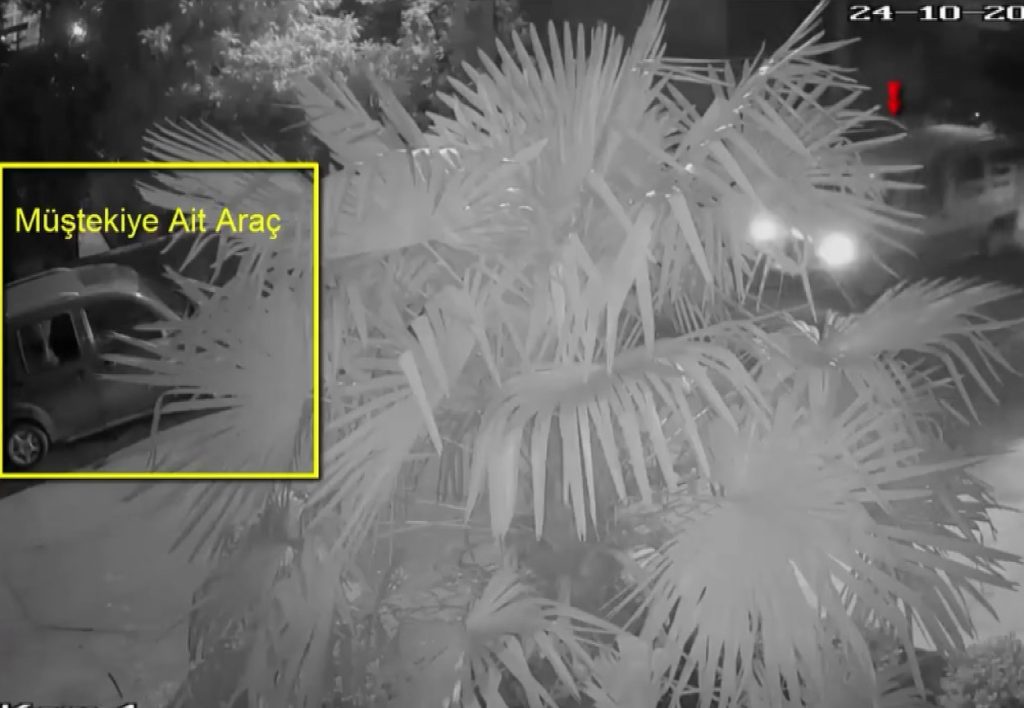 Park halindeki araçtan hırsızlık yapan 2 şahıs tutuklandı