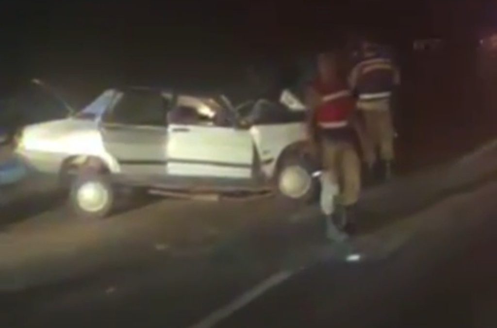 Şanlıurfa’da kamyon ile otomobil çarpıştı: 1 ölü, 4 yaralı