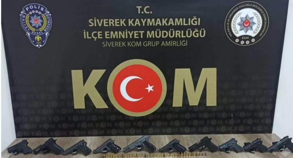 Şanlıurfa’da ruhsatsız 10 tabanca ele geçirildi